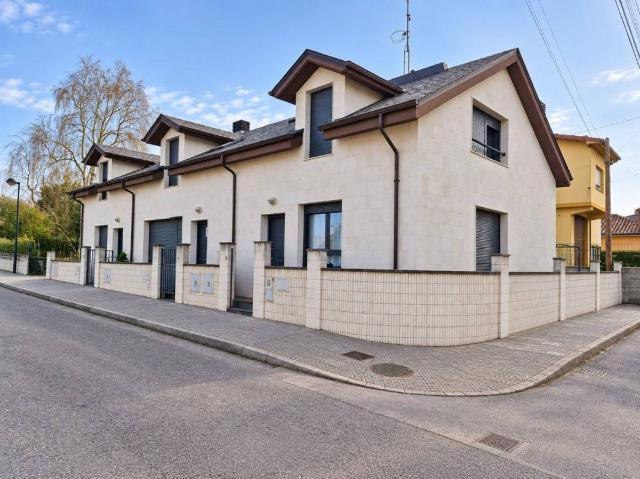Casa chalet en Venta en Tanos