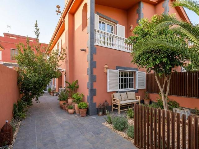 Casa chalet en Venta en Tafira