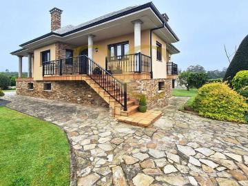 Casa chalet en Venta en Tapia de Casariego