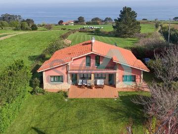 Casa chalet en Venta en Tazones Argüero
