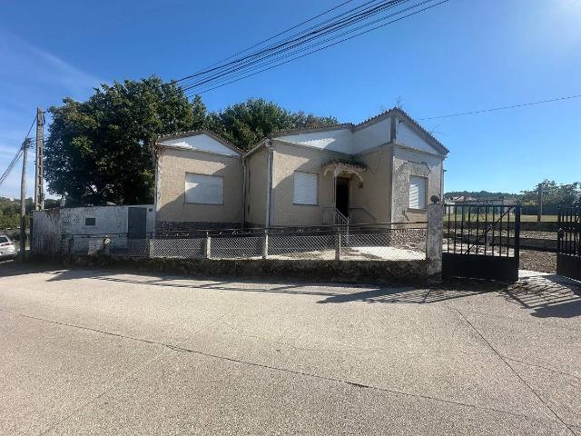Casa chalet en Venta en Teo