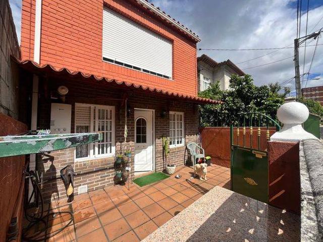 Casa adosada en Venta en Teis
