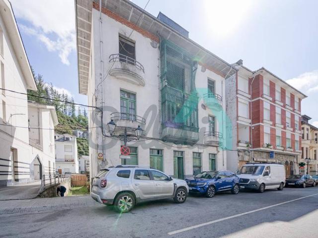 Casa chalet en Venta en Tineo