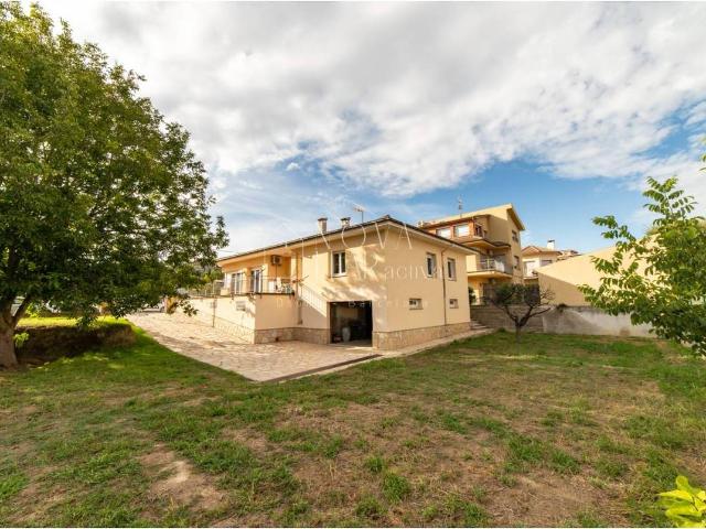Casa chalet en Venta en Tona