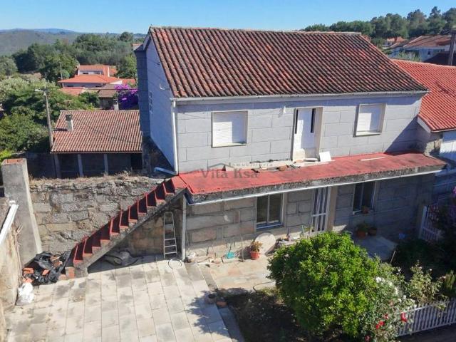 Casa chalet en Venta en Toén