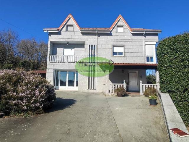 Casa chalet en Venta en Toén