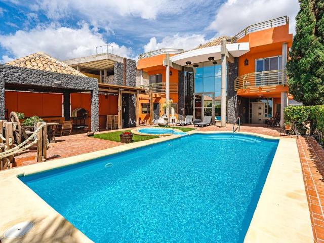 Casa chalet en Venta en Torviscas Centro y Alto