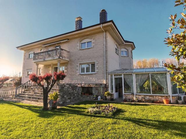 Casa chalet en Venta en Torre del Bierzo