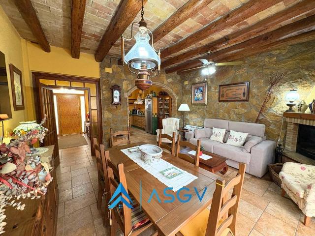 Casa chalet en Venta en Torrelavit