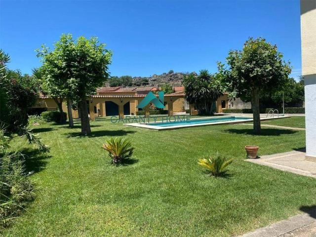 Casa chalet en Venta en Trujillo