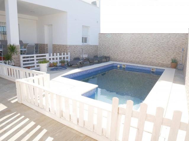 Casa chalet en Venta en Ubrique