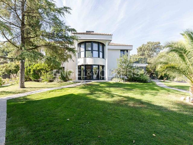 Casa chalet en Venta en Urbanización Este Montepríncipe