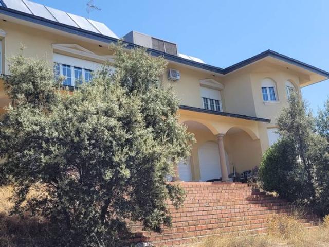 Casa chalet en Venta en Urbanización Este Montepríncipe