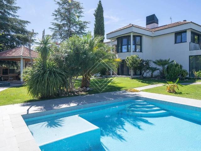 Casa chalet en Venta en Urbanización Este Montepríncipe