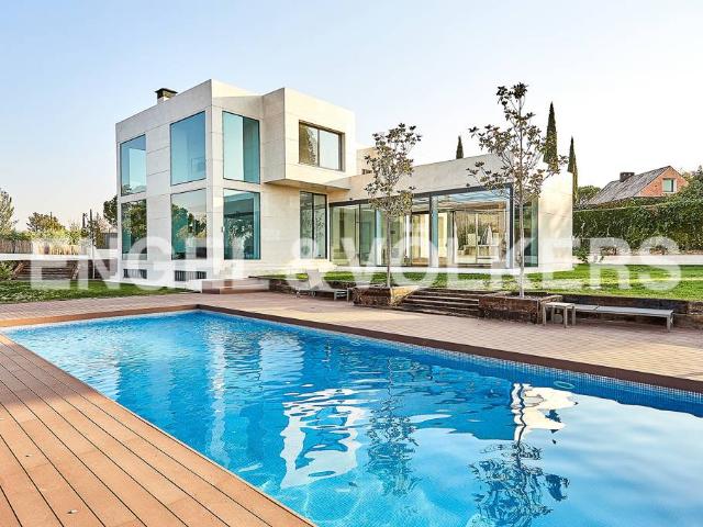 Casa chalet en Venta en Urbanización La Moraleja