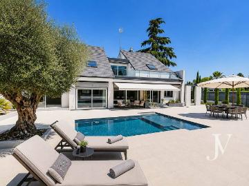 Casa chalet en Venta en Urbanización La Moraleja