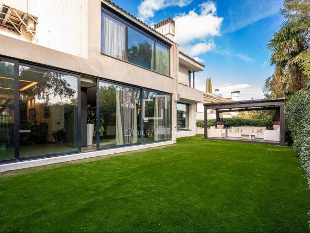Casa chalet en Venta en Urbanización La Moraleja