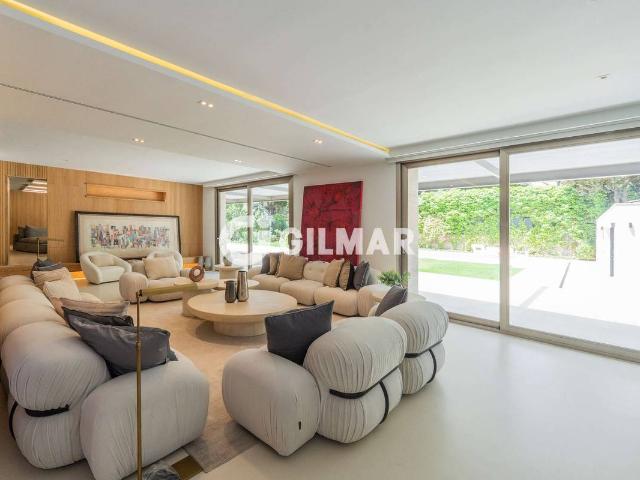 Casa chalet en Venta en Urbanización La Moraleja