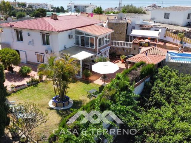 Casa chalet en Venta en Urbanización Santa Rosa