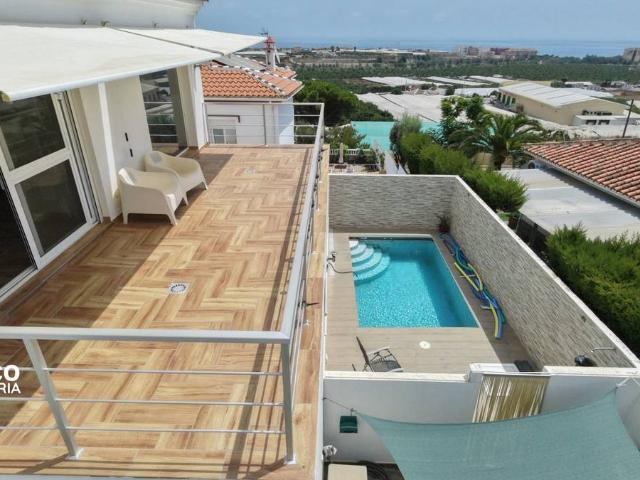 Casa chalet en Venta en Urbanización Santa Rosa