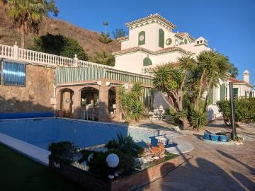 Casa chalet en Venta en Urbanización Santa Rosa