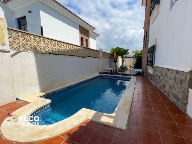Casa chalet en Venta en Urbanización Santa Rosa
