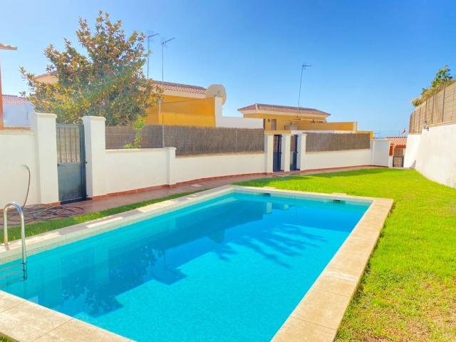 Casa chalet en Venta en Urbanización Santa Rosa