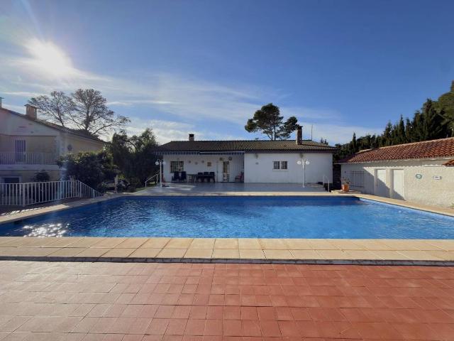 Casa chalet en Venta en Urbanizaciones