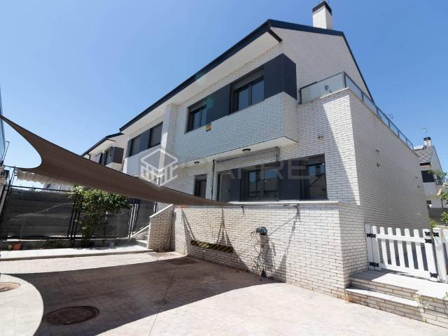 Casa chalet en Venta en Urbanizaciones