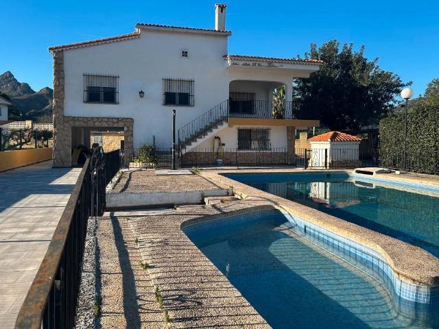 Casa chalet en Venta en Urbanizaciones