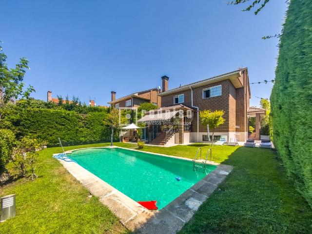 Casa chalet en Venta en Urbanizaciones