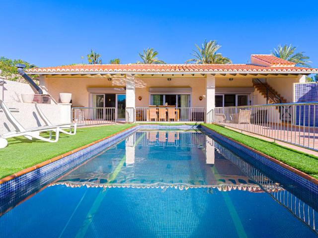 Casa chalet en Venta en Urbanizaciones