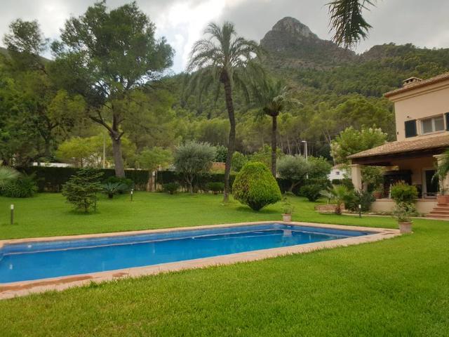 Casa chalet en Venta en Urbanizaciones
