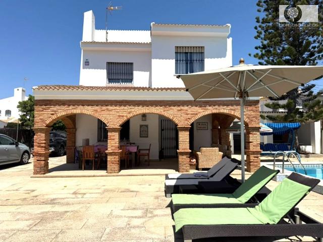 Casa chalet en Venta en Urbasur