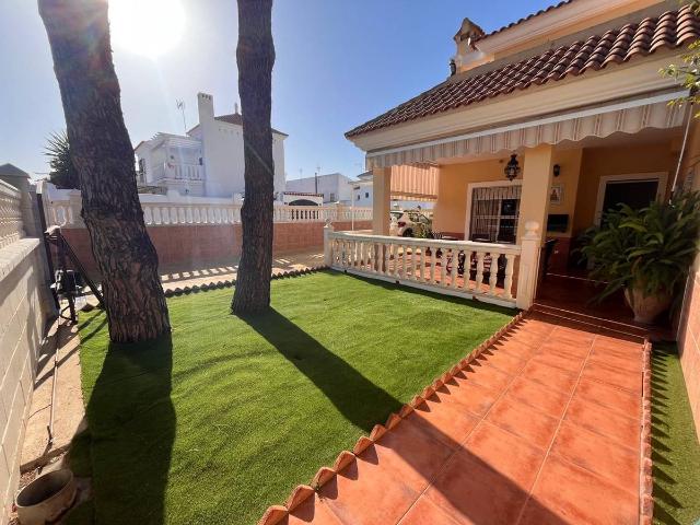 Casa chalet en Venta en Urbasur