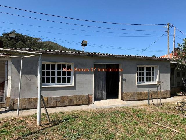 Casa chalet en Venta en Valadares Beade