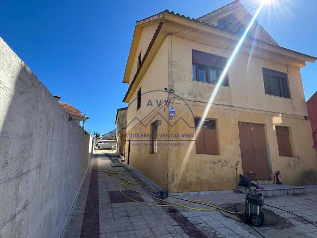 Casa chalet en Venta en Valadares Beade