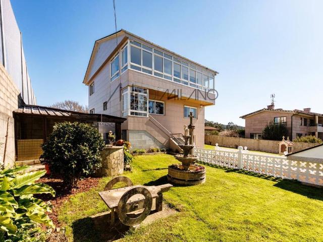 Casa chalet en Venta en Valadares Beade