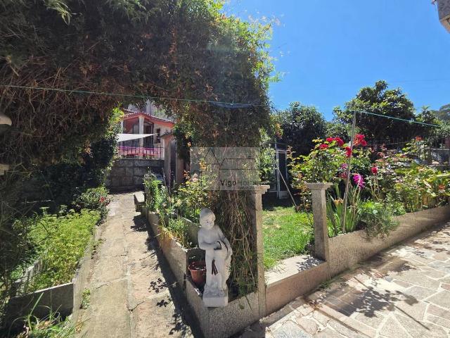 Casa chalet en Venta en Valadares Beade