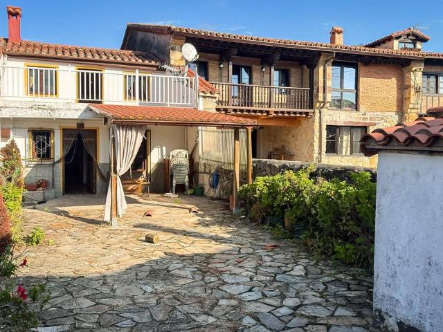 Casa chalet en Venta en Valdáliga