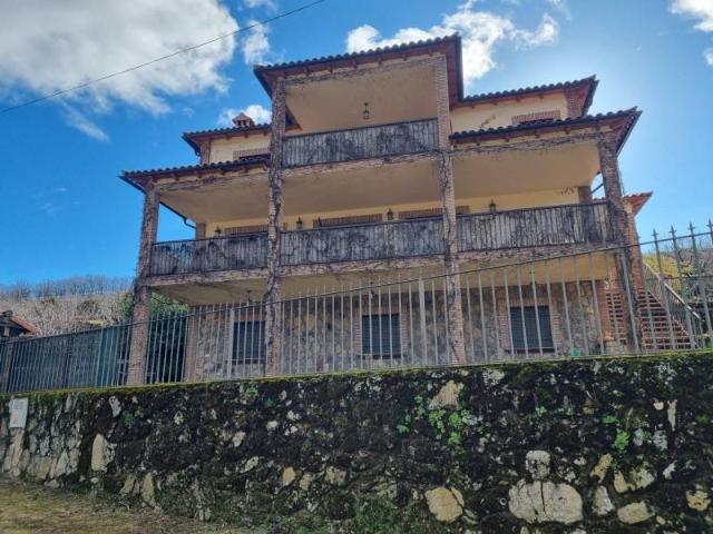 Casa chalet en Venta en Valdastillas