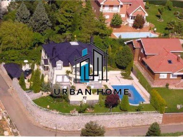 Casa chalet en Venta en Valdefresno