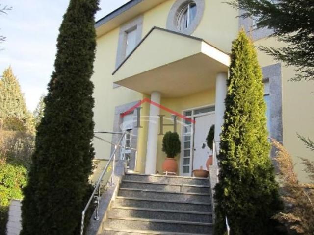 Casa chalet en Venta en Valdefresno
