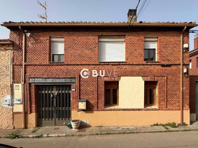 Casa chalet en Venta en Valdefresno