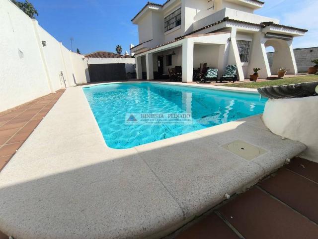 Casa chalet en Venta en Valdelagrana