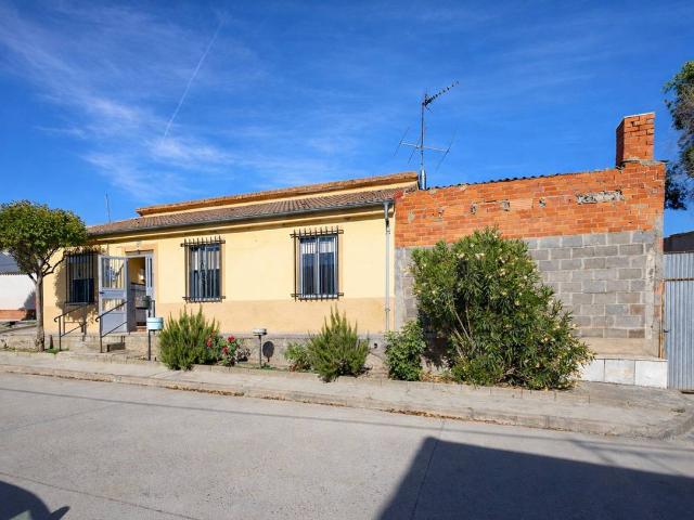 Casa chalet en Venta en Valdestillas