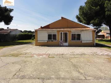 Casa chalet en Venta en Valdestillas