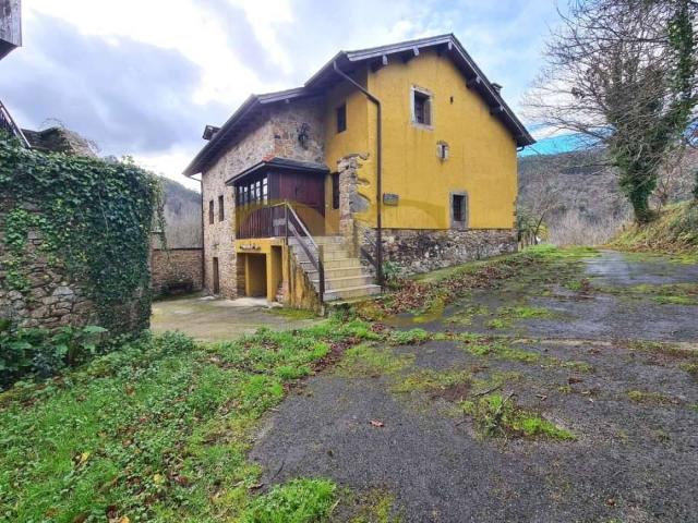 Casa chalet en Venta en Valdés Luarca