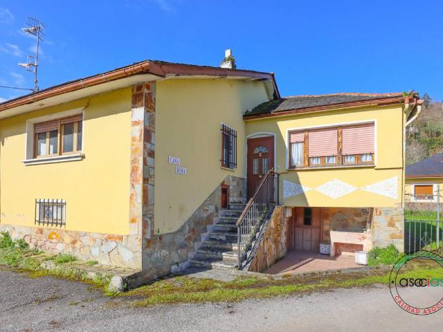Casa chalet en Venta en Valdés Luarca