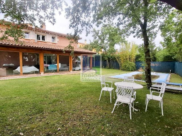 Casa chalet en Venta en Valdorros
